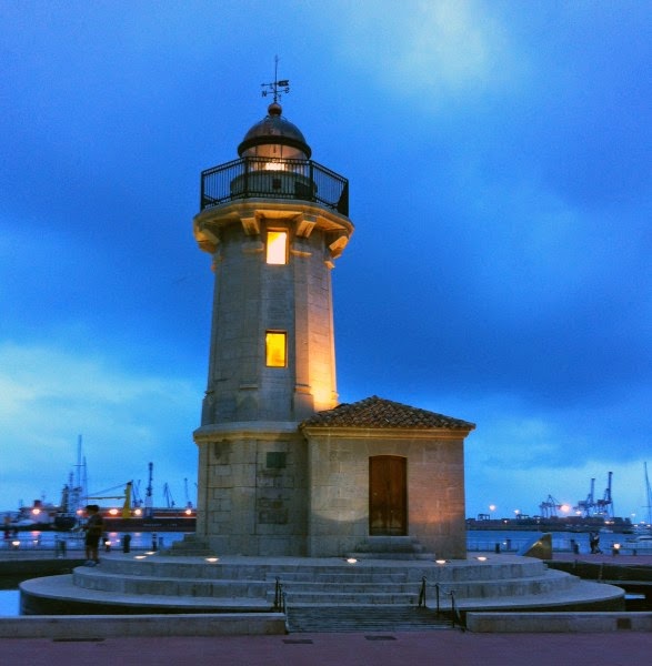 Faro del Grau anocheciendo