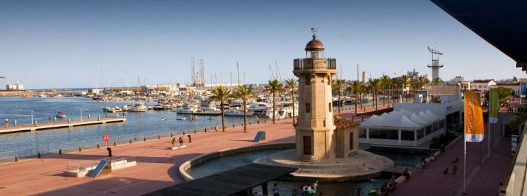 Panoràmica del far i del casino
